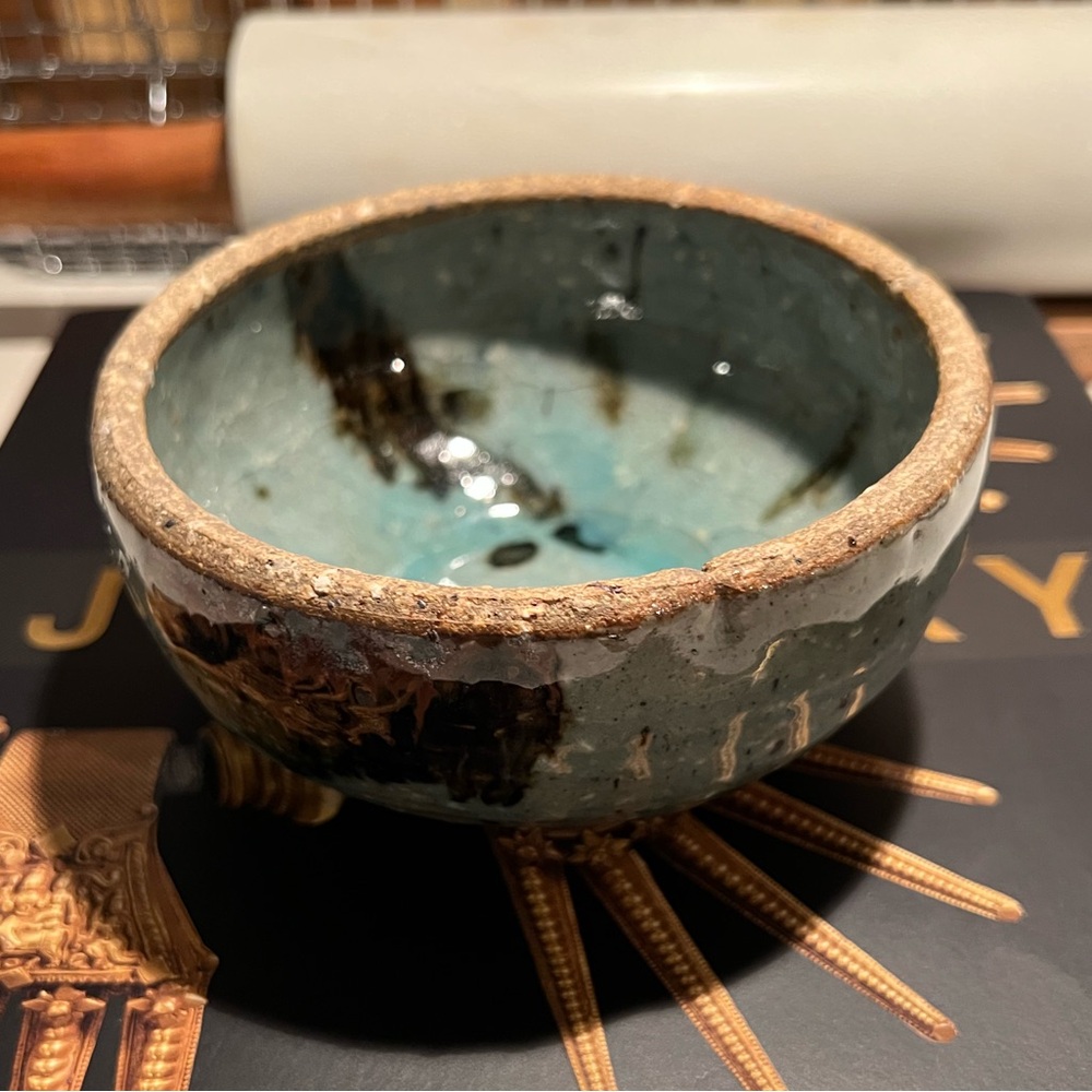 Signed Studio Pottery Bowl – Handmade Stoneware, Turquoise Crackle Glaze (5”) - Picture 6 of 6